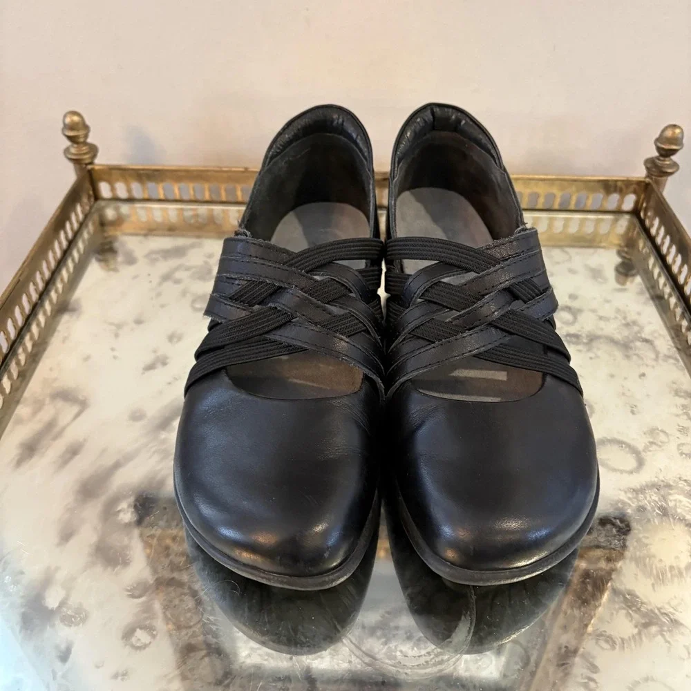 Naot Shoes‎ Womens Size 6 Black Leather Mary Jane Flats Comfort Walking Slip On